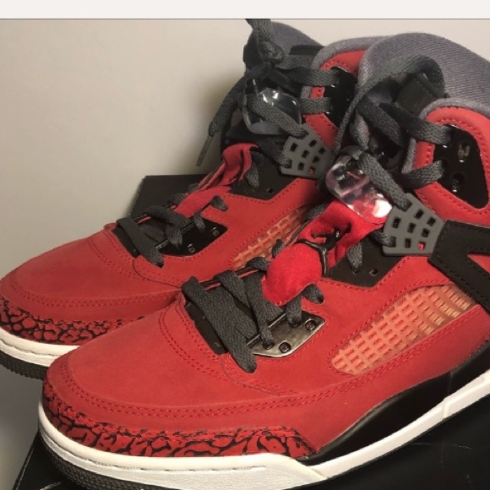 Jordan’s spike toro’s